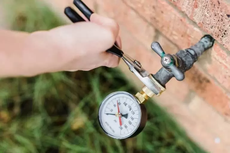 Testing Water Pressure In Your Home 2718692 03 4672dd8ddbbe478bbf466ab2b8077a49